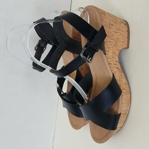 Sale 🔥Cushionaire Cork Wedges Black Vegan Leather Size 9.5